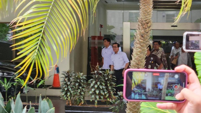 7 Jam Diperiksa soal Harun Masiku, Yasonna Keluar dari Lobi Belakang KPK (Adrial/detikcom)