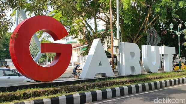 Alun-alun Garut.