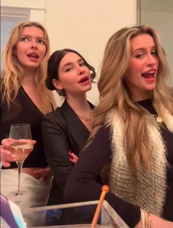 Apple Martin dan Sahabatnya dalam Video TikTok yang Sudah Dihapus