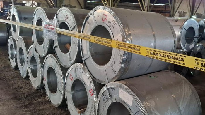 Kemendag menyita 83.306 baja lembaran lapisan seng (BjLS) dan 290 steel coil. Produk baja itu disita karena tidak sesuai dengan Standar Nasional Indonesia (SNI).