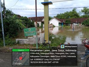 Bengawan Solo Meluap, Puluhan Rumah di Lamongan Kebanjiran!