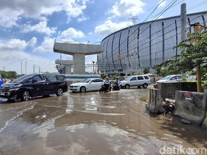 Banjir Rob di Sekitar JIS Meluap Lagi Siang Ini