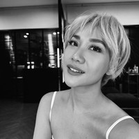 Menyambut tahun baru 2025, sepertinya pelantun lagu ‘Pernah Muda’ itu mengikuti tren rambut yang ada. Dalam prediksi sejumlah hair stylist dunia, bixie cut akan populer di 2025. Foto: Instagram Bunga Citra Lestari