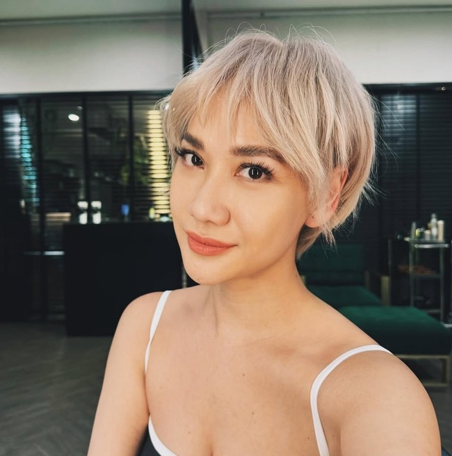 Disebut bixie karena menggabungkan elemen dari dua gaya rambut yakni bob dan pixie. Ini adalah potongan bob shaggy dengan campuran lapisan untuk menambah dimensi dan tekstur, kata hair stylist Andrew Fitzsimons kepada Allure. Foto: Instagram Bunga Citra Lestari