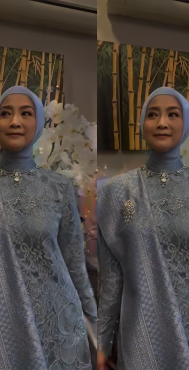 Tepat pada 12 Desember 2024 lalu Desy baru saja berulang tahun yang ke-51. Meski sudah berusia kepala 5 namun dirinya masih terlihat langsing dan menawan. Foto: Instagram/@desyratnasariterdepan