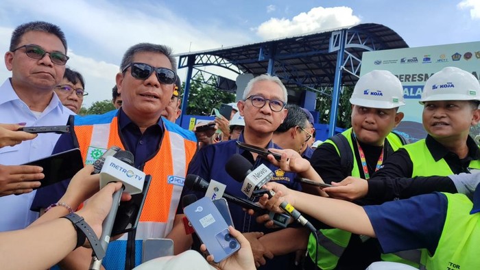 Direktur Jenderal Bea dan Cukai, Askolani di Pelabuhan Tanjung Priok, Jakarta, Rabu (18/12/2024).