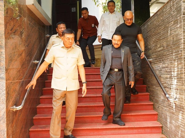 Hendropriyono saat menerima kunjungan Menhan Sjafrie Sjamsoeddin dan Kepala BIN Herindra (dok.istimewa)