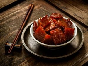Pakar Unisa Jelaskan Sebab Daging Babi Haram Secara Ilmiah: DNA Mirip Manusia