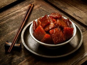 Bukan Cuma Daging Babi, Ini 10 Makanan Haram Menurut Al-Quran