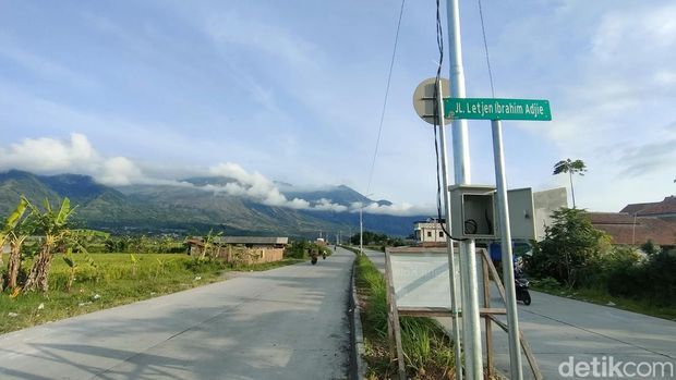 Jalan Ibrahim Adjie Garut.