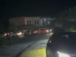 Jalan Poros Maros-Bone Macet 2 Km Malam Ini, Ada Truk Mogok di Kappang