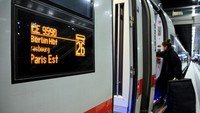 Kereta ICE langsung pertama dijadwalkan berangkat dari Stasiun Pusat Berlin pukul 12.02 siang (1102 GMT) dan tiba di Gare de lEst, Paris pukul 7.55 malam (1855 GMT). REUTERS/Annegret Hilse
