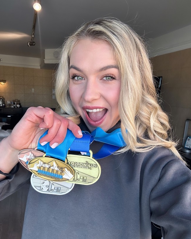 Sempat khawatir tapi majalah bersampul Joy Beune ternyata malah memecahkan rekor dengan penjualan yang meningkat 10 kali lipat dalam 10 tahun terakhir. Hal tersebut membuktikan popularitasnya di dunia olahraga. Foto: Instagram Joy Beune