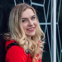 Joy Beune adalah atlet speed skater atau seluncur cepat. Selain karena prestasinya, wanita itu juga dikenal karena kecantikannya.Foto: Instagram Joy Beune