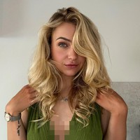 Dikatakan jika awalnya Joy ragu menerima tawaran tersebut bahkan sudah bersiap mendapat banyak kritik. Meski keputusan kontroversial namun Joy mendapat tidak sedikit dukungan. Foto: Instagram Joy Beune