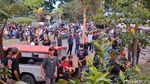 Dahsyatnya Kebakaran Rumah Makan Saat Padat Pengunjung di Subang