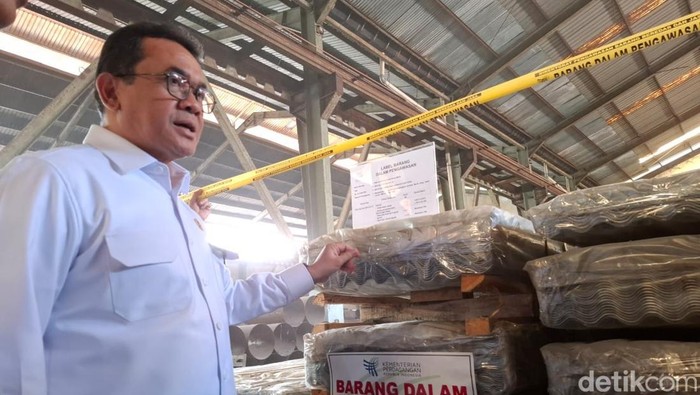 Kemendag Sita 1,25 Juta Kg Baja Senilai Rp 23 M Kemendag Sita 1,25 Juta Kg Baja Senilai Rp 23 M