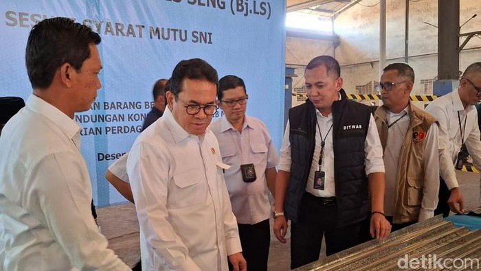 Kemendag Sita 1,25 Juta Kg Baja Senilai Rp 23 M Kemendag Sita 1,25 Juta Kg Baja Senilai Rp 23 M
