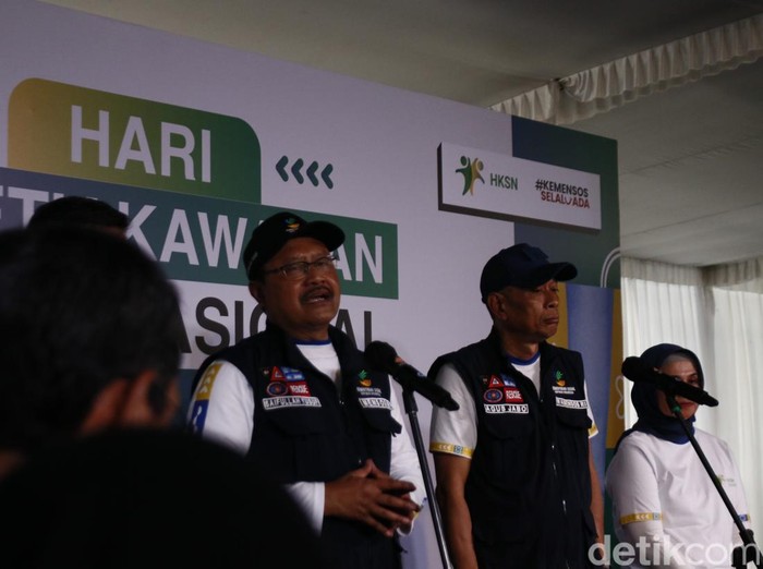 Menteri Sosial (mensos) Syaifullah Yusuf atau Gus Ipul di acara Hari Kesetiakawanan Sosial Nasional (HKSN) 2024 di Gedung Serbaguna Sleman, DIY, Rabu (18/12/2024).