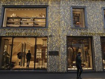 Menyusuri Via MonteNapoleone, Jalan Perbelanjaan Mewah di Milan