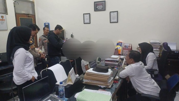 Korban dan pelaku anak-anak saat menjalani pemeriksaan