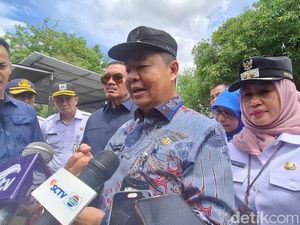Pj Gubernur DKI ke Pemburu Koin: Jangan Congkel Keramik demi yang Tak Pasti