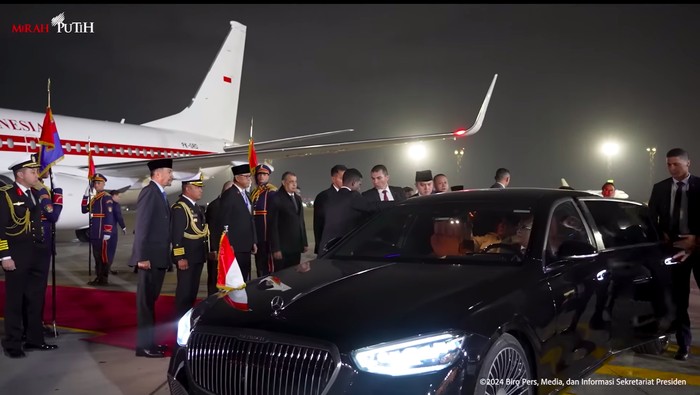Prabowo dijemput Mercedes-Maybach di Kairo