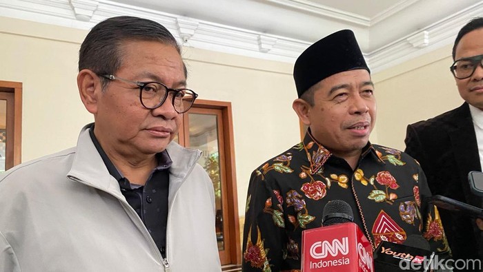 Pramono Anung dan Ketua DPRD Jakarta Khoirudin