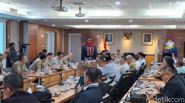 Rapat DPRD-Pemprov DKI membahas Raperda Pengelolaan Air Limbah. (Brigitta Belia Permatasari/detikcom)