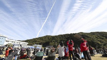 Space One didirikan pada tahun 2018 dengan dukungan dari beberapa perusahaan besar Jepang, termasuk Canon Electronics, unit kedirgantaraan IHI, perusahaan konstruksi Shimizu, serta bank yang didukung pemerintah Jepang.