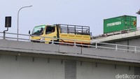 Agar lalu lintas lancar saat libur Natal 2024 dan Tahun Baru 2025 (Nataru), pemerintah menerapkan pembatasan kendaraan di sejumlah lokasi. Sebab, diprediksi akan ada lebih dari 110 juta orang yang melakukan perjalanan selama libur Nataru.