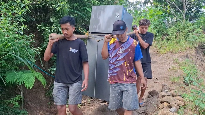 tanah gerak dan longsor di trenggalek
