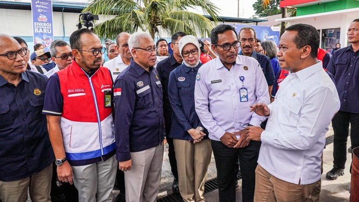 Tinjau SPBUN di Maluku, Menteri ESDM Tegaskan Ketersediaan Solar untuk Nelayan.