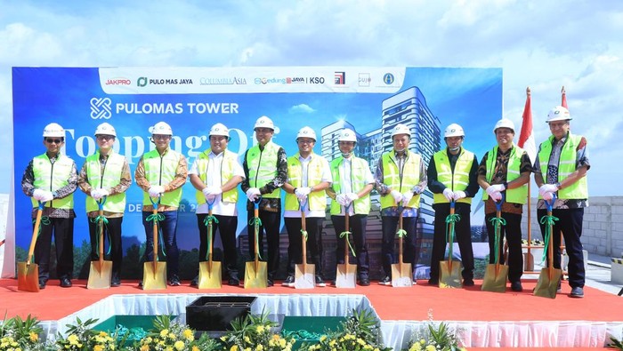topping off Pulomas Tower