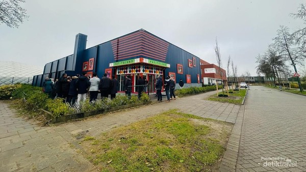 Alhamdulillah, Inilah Rupa Masjid Pertama Diaspora Indonesia di Belanda