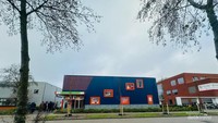 Awalnya gedung ini berfungsi sebagai wahana permainan anak.