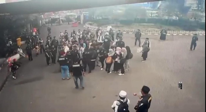 Viral keributan di depan Kebun Raya Bogor (Dok Istimewa)