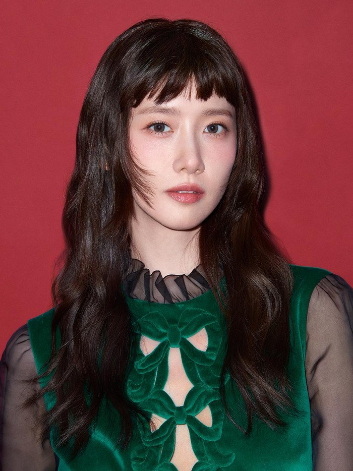 Yoona Maison Valentino mengumumkan Yoona sebagai brand ambassador terbarunya