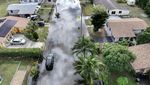 Bak Sungai, Begini Penampakan Banjir Rendam Jalanan di Florida