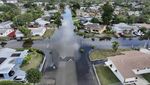 Bak Sungai, Begini Penampakan Banjir Rendam Jalanan di Florida