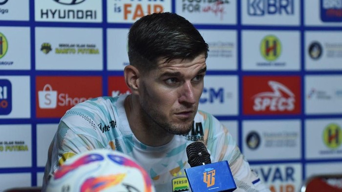 Bek Persib Bandung Nick Kuipers