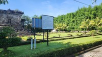Candi Badut diperkirakan dibangun pada abad ke-8 Masehi, pada masa pemerintahan Raja Gajayana dari Kerajaan Kanjuruhan. Kerajaan Kanjuruhan merupakan kerajaan Hindu yang berpusat di wilayah Malang, dan Candi Badut dianggap sebagai salah satu peninggalan penting dari kerajaan ini.