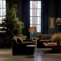 Victoria Beckham membagikan foto dekorasi Natal yang unik dan minimalis hasil karya desainer interior Rose Uniacke. Foto: Instagram