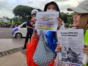 Warga Gelar Demo Tolak PPN 12% Dekat Istana, Singgung Daya Beli Lagi Turun