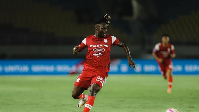 Gelandang Persis Solo Moussa Sidibe. Foto diunggah Kamis (19/12/2024).