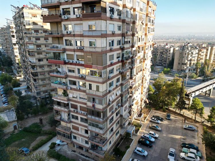 Melihat Apartemen Tempat Tinggal Pemimpin Baru Suriah
