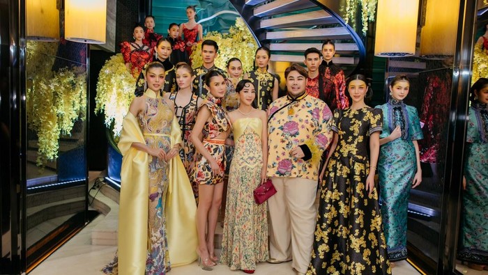 Ivan Gunawan memperlihatkan karya terbarunya dengan Passion Jewelry.