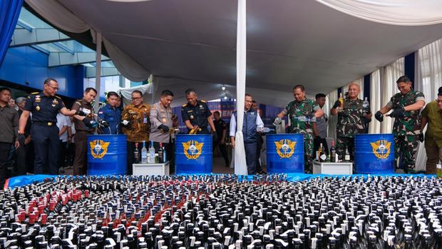 Kantor Wilayah Bea Cukai Jakarta menggelar Operasi Gempur bersama Polri, Kejaksaan, TNI hingga Pemerintah Provinsi untuk menindak sejumlah barang ilegal dan terlarang selama periode Oktober-Desember 2024. (doc DJBC)