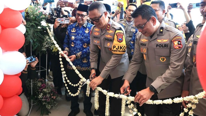 Kapolda Jatim Irjen Imam Sugianto meresmikan RS Bhayangkara Pamekasan
