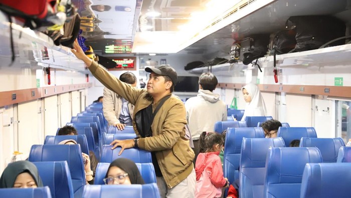 PT KAI menghadirkan lebih banyak rangkaian Kereta Api (KA) New Generation. Peningkatan sarana kereta api ini untuk menyambut libur Natal dan Tahun Baru (Nataru).